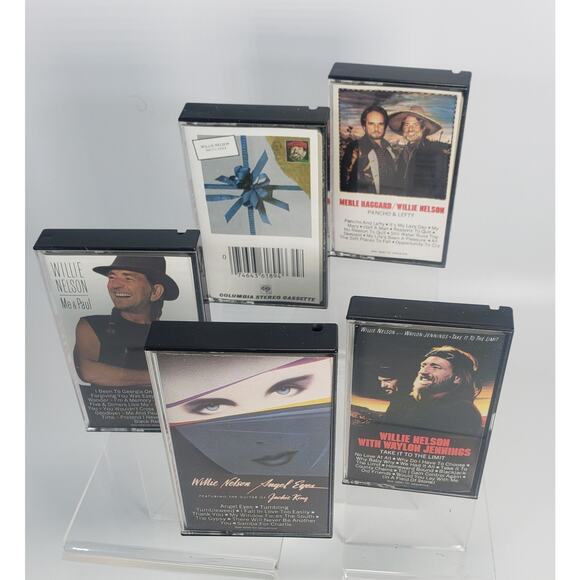 A Collection Of Five Willie Nelson Cassette Tapes - Picture 8 of 8